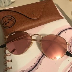 Round Rose Gold Ray-Ban Sunglasses
